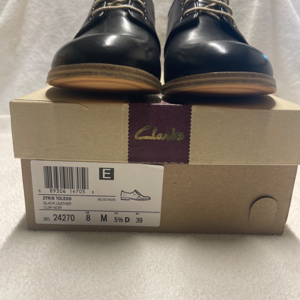 Clarks - Picture 5 of 8